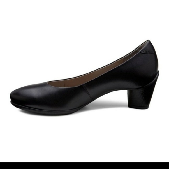 ecco pumps